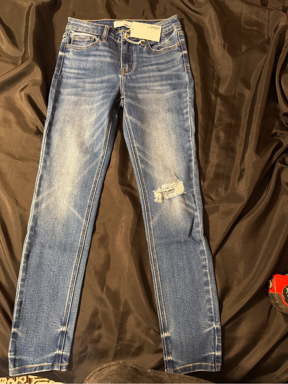 NWT Vervet Distressed Slim Straight Jeans Medium Wash Size 26
